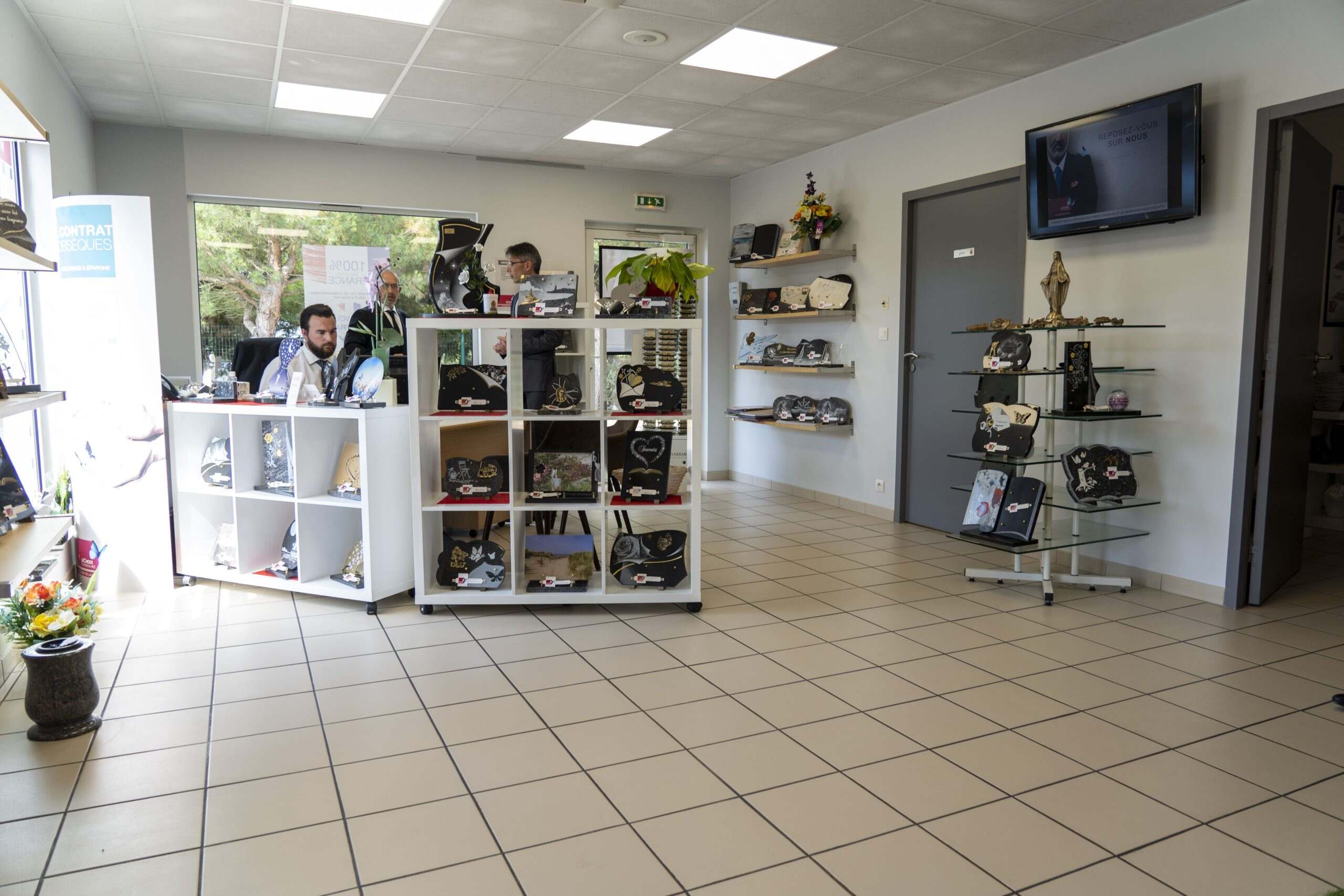interieur boutique funeraire